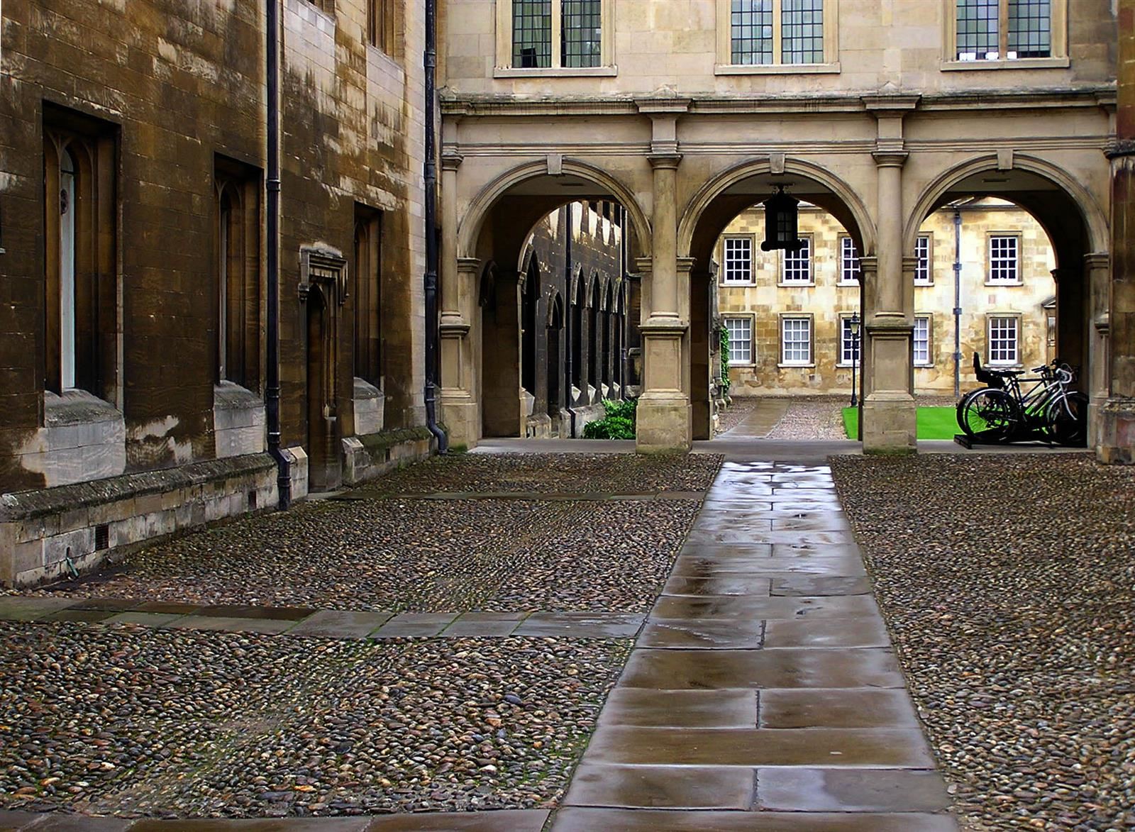 courtyard of University